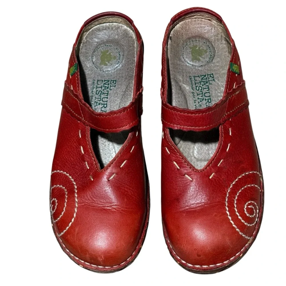 El Naturalista Red Leather Mary Jane Clogs with Contrast Stitching - Picture 9 of 9